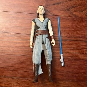 ⭐️ Rey The Last Jedi Figure
